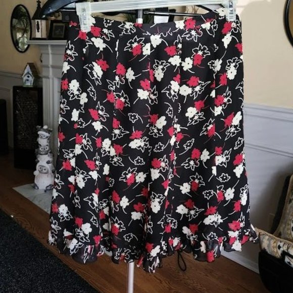 NWT Trulli Ann Taylor LOFT sz 4 floral print black skirt - Picture 1 of 3